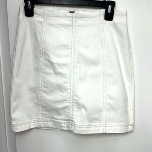 91. Free People white denim back zipper no pockets SEE MEASUREMENTS!!!
